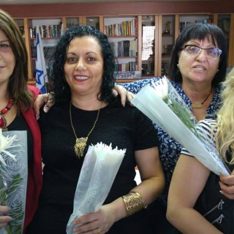השתלטות עויינת! - חיי זוהר בפתח תקווה