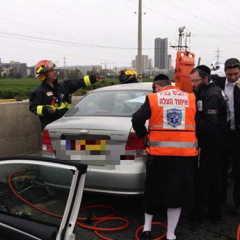 חשד: נהג הרכב הנמלט במרדף ביצע את התאונה על רקע לאומני - חדשות בפתח תקווה