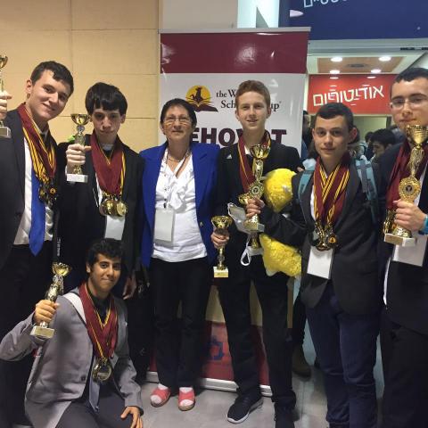 WE ARE THE CHAMPIONS! - חיי זוהר בפתח תקווה
