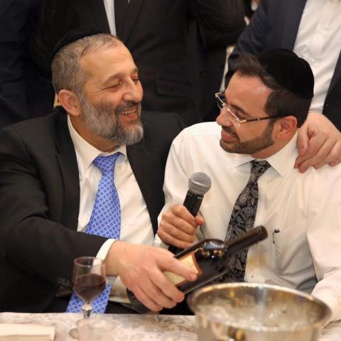 חברי הכנסת, תושבי פתח תקווה תומכים בחברם ח"כ דרעי המואשם בפעם השנייה בעבירות שחיתות - חדשות בפתח תקווה