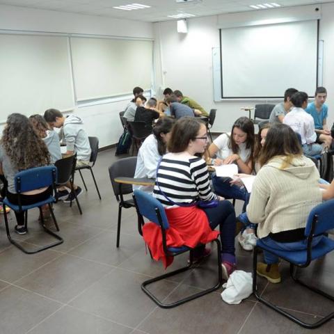 שבוע החינוך: עשרות תלמידים השתתפו בערב אחדות ואחידות - חינוך בפתח תקווה