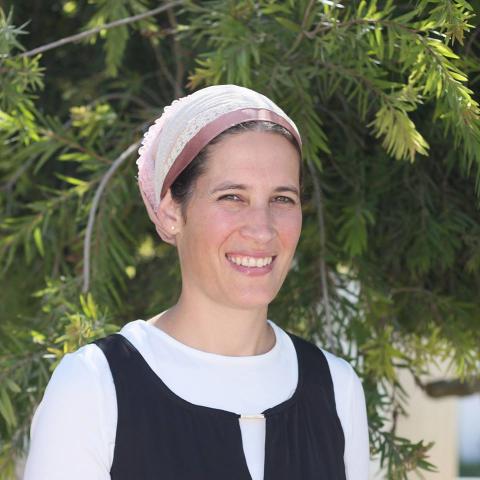 נבחרה בעזרת ה' - חיי זוהר בפתח תקווה
