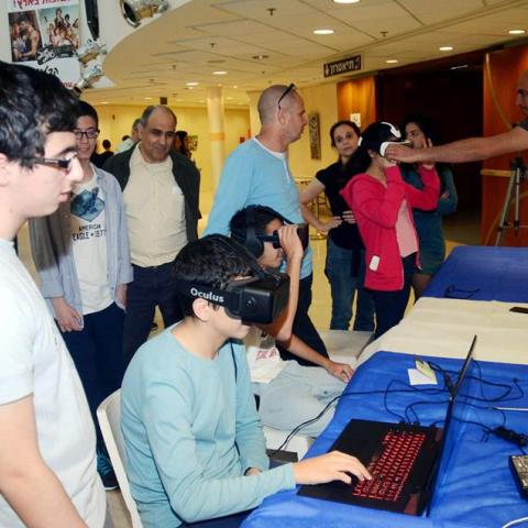 הוקרה לבוגרי עתודה מדעית-טכנולוגית בחטיבות הביניים - חינוך בפתח תקווה