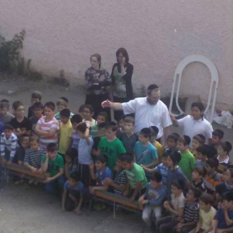 מ"מ ראש העיר אוריאל בוסו על הדלקת מדורה בשטח ביה"ס "שארית ישראל": "מיזם חינוכי ממדרגה ראשונה" - חדשות בפתח תקווה