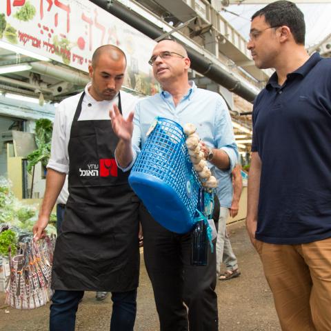 יום אסל יום בסל - חיי זוהר בפתח תקווה