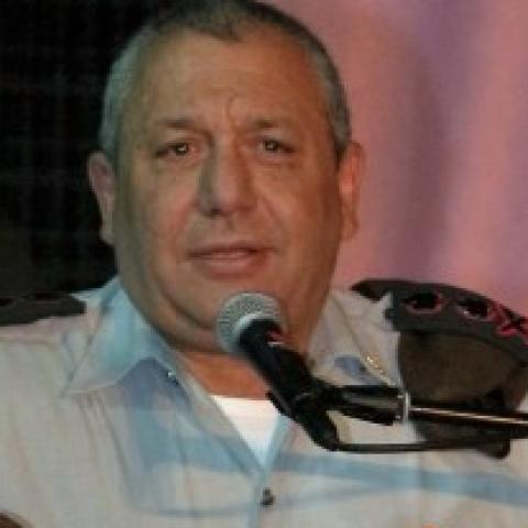 הרמטכ"ל רא"ל איזנקוט מרגש את הקהל - חינוך בפתח תקווה