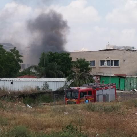 שריפה בקרוואנים בישיבת תלמוד תורה ברחוב דויטש בפתח תקווה - חדשות בפתח תקווה
