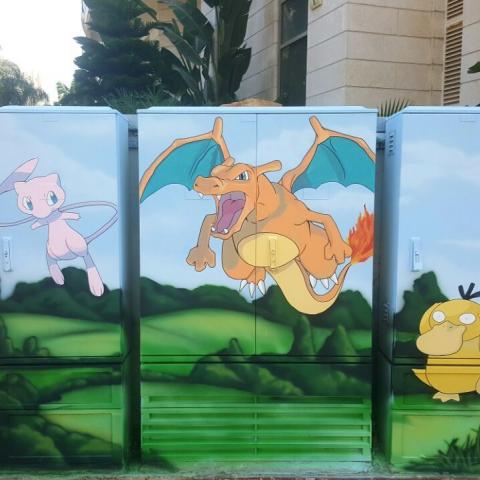 תמונות על ארונות המעטרים את העיר - חדשות בפתח תקווה