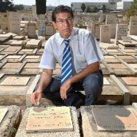 עו"ד רמי צוברי, חוקר פרשת ילד תימן: "לזכור ולא לשכוח". - חדשות בפתח תקווה