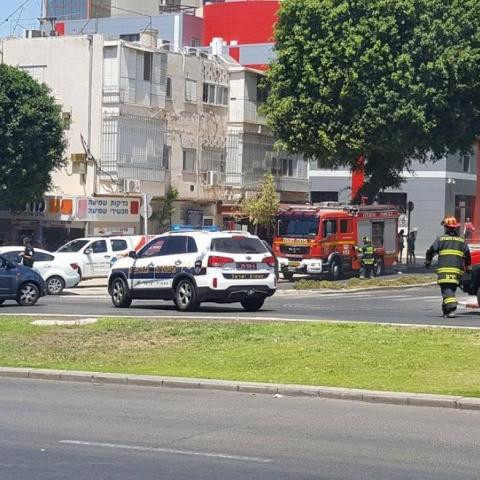 שריפה פרצה בסוכה סמוך למבנה מגורים בפתח תקווה - חדשות בפתח תקווה