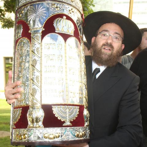 טקס מרשים של הכנסת ספר תורה התקיים  בבי"ח בילינסון - חדשות בפתח תקווה