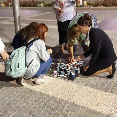 בני הנוער של פתח תקווה חלקו כבוד אחרון לשמעון פרס - חינוך בפתח תקווה
