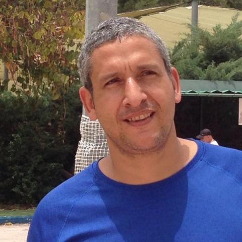 עזר לחולה והסתבך בצרות צרורות - חדשות בפתח תקווה