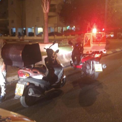 רוכב אופנוע התהפך בלילה ברחוב מנחם בגין - מצבו קל - חדשות בפתח תקווה