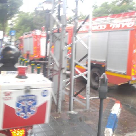שריפה פרצה בבניין מגורים בן 4 קומות במקלט - חדשות בפתח תקווה
