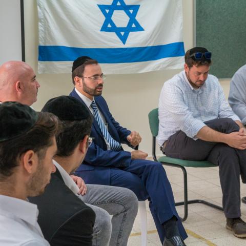 חרדים בשרות לאומי - חינוך בפתח תקווה