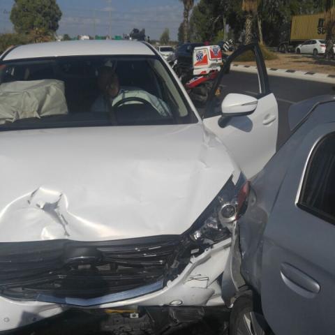 נהגת נפצעה בתאונה בצומת ירקון - חדשות בפתח תקווה