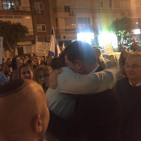 היילכו שניים בלתי אם נועדו - חיי זוהר בפתח תקווה