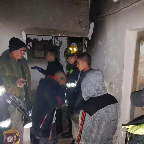 רגע לפני שאטמו את הבניין מצאו בו עובדים מכפר קאסם ומועדון לעובדים זרים - חדשות בפתח תקווה