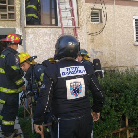 שריפה ברחוב כצנלסון כתוצאה מסיר שבער על הכיריים - חדשות בפתח תקווה