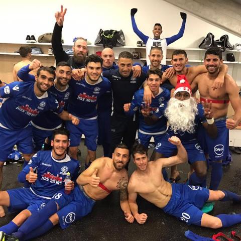 מכבי פ"ת ניצחה את הפועל ת"א 1-0 ושמרה על מקומה בצמרת הטבלה - ספורט בפתח תקווה