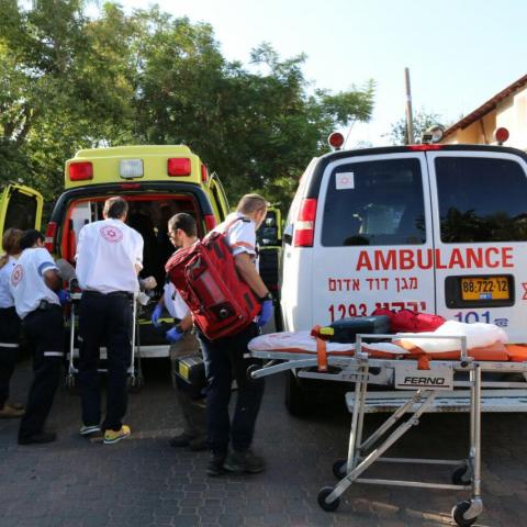 אתמול, בשל צום ט' באב: 3 נפגעים מחולשה בפתח תקווה, פונו לבתי החולים בעיר - חדשות בפתח תקווה