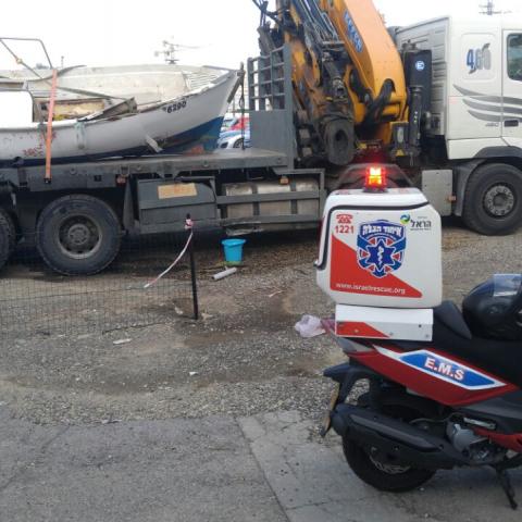 דלק נשפך על כביש באזור ביה"ח בילינסון, רוכב אופנוע החליק ונחבל בגפיו - חדשות בפתח תקווה