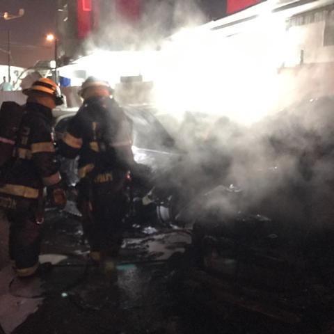 7 כלי רכב עלו באש בחניון שברחוב איינשטיין בקרית מטלון - חדשות בפתח תקווה