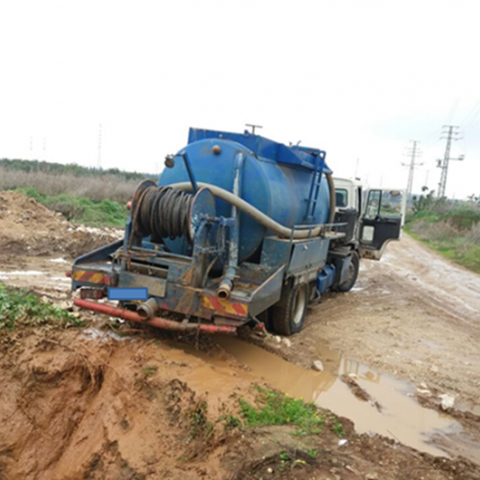 ביובית נתפסה כשהיא שופכת פסולת בשכונת אם המושבות - איכות הסביבה וחזות העיר בפתח תקווה