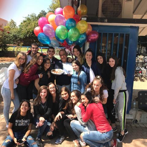 המחווה המרגשת של תלמידי בן גוריון פיינברג - חינוך בפתח תקווה