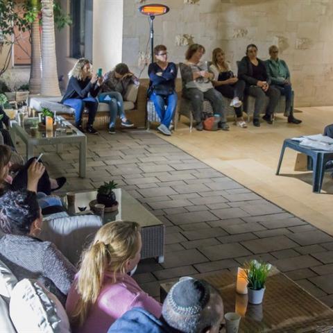 מפגשי זיכרון בסלון - קהילות בפתח תקווה