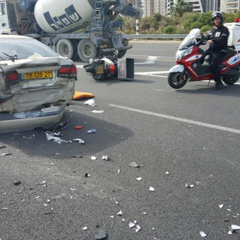 3 פצועים, אחד בינוני ו - 2 קל בתאונה סמוך למחלף שעריה - חדשות בפתח תקווה