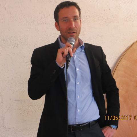 ח"כ איציק שמולי תוקף את מדיניות הממשלה לאוכלוסיות חלשות - קהילות בפתח תקווה