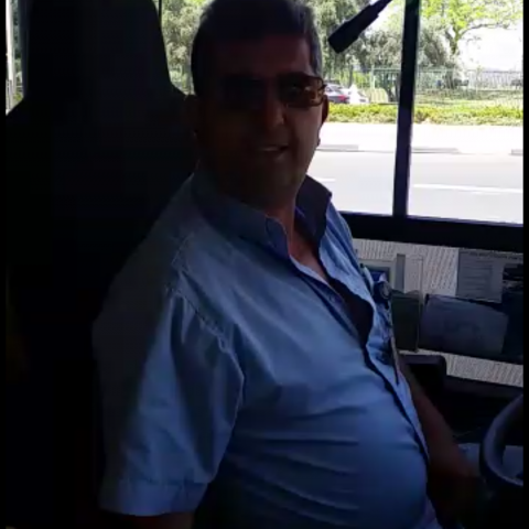 הנהג שאיבד את השליטה על פיו והאברך הסלחן - תחבורה בפתח תקווה