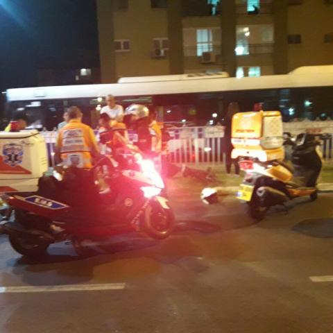 נערה בת 14 שרכבה על אופניים חשמליים נפצעה קל מפגיעת רכב ברחוב עין גנים - חדשות בפתח תקווה