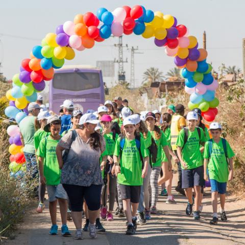 צועדים לזכר הנספים באסון הבונים - חינוך בפתח תקווה