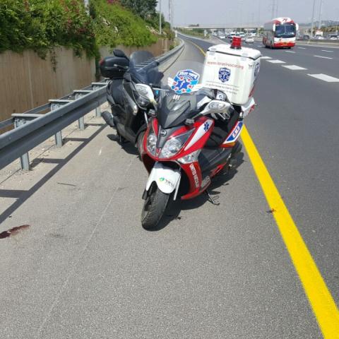 רוכב אופנוע נפגע בינוני סמוך למחלף שעריה - חדשות בפתח תקווה