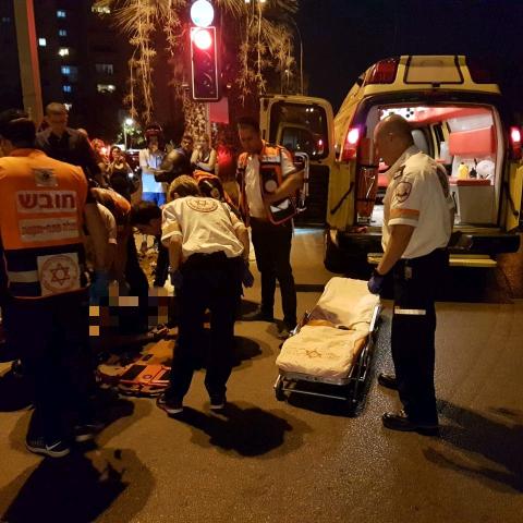 הולך רגל בן 39 נפצע במצב בינוני מפגיעת רכב ברחוב ראשון לציון - חדשות בפתח תקווה