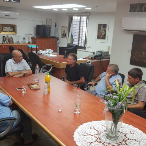 ראש העיר בוחן דרך חוקית להליכה למאבק בחזית משפטית אחת יחד עם מטה סירקין - חדשות בפתח תקווה
