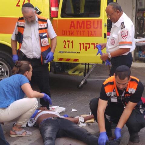 נתין זר נפצע באורח קשה לאחר שנדקר במהלך קטטה ברחוב ההגנה - חדשות בפתח תקווה