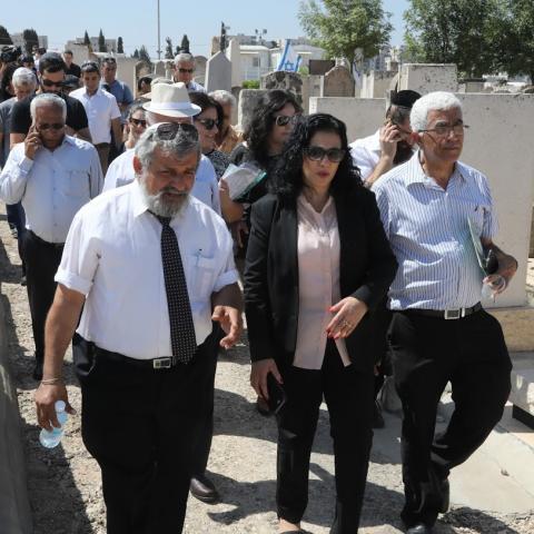 "חייבים לפתוח את הקברים של הילדים" - חדשות בפתח תקווה