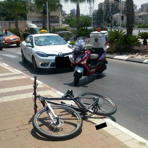 נער נפצע בינוני ונהג מונית נפצע קל בתאונת דרכים ברחוב אורלוב - חדשות בפתח תקווה