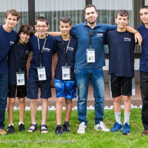 3 פתח-תקוואים תלמידי כיתה ח' זכו במדליית הכסף באליפות אירופה בברידג' - ספורט בפתח תקווה