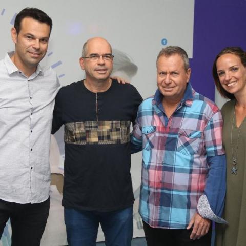 על מה שוחחו בראבא וברוורמן? - חיי זוהר בפתח תקווה
