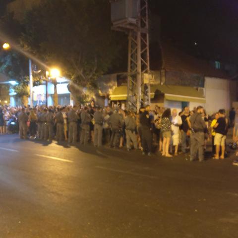  המשטרה עצרה את מני נפתלי ועו"ד אלדד יניב בגלל שפרסמו פוסטים בפייסבוק - חדשות בפתח תקווה