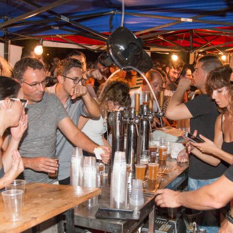 במוצ"ש: פסטיבל הבירה עם להקת אתניX והזמר בניה ברבי - חדשות בפתח תקווה