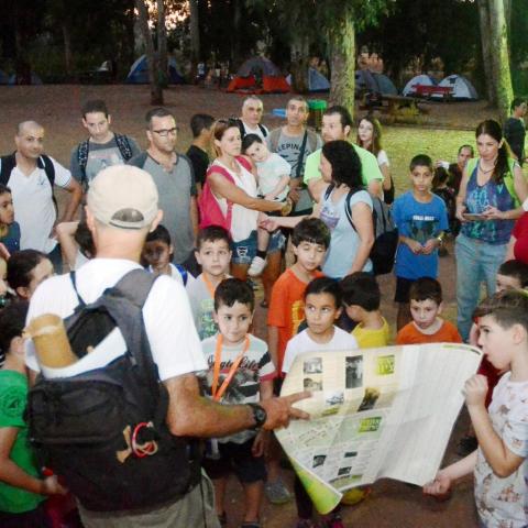 מסיימים את הקיץ בטיול ובקמפינג - קהילות בפתח תקווה