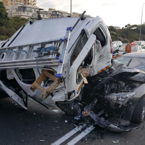 2 פצועים קל בתאונת שרשרת בכביש 471 לפני הירידה למחלף שעריה - חדשות בפתח תקווה