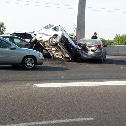 היום:  ישראל עוצרת לזכר 33,359 הרוגי תאונות הדרכים: 27 שנים – 228 הרוגים בפ"ת במלחמה בכביש - חדשות בפתח תקווה