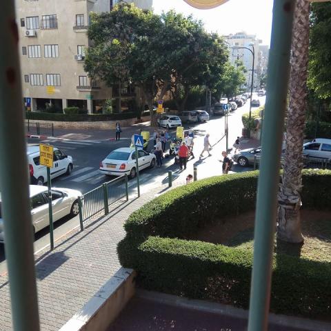 בן 6 נפצע בינוני וסבתו נפצעה קל בתאונת דרכים בפינת הרחובות קק"ל וברנדה - חדשות בפתח תקווה